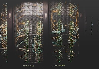 Técnico Calistech a instalar Windows no Luxemburgo
